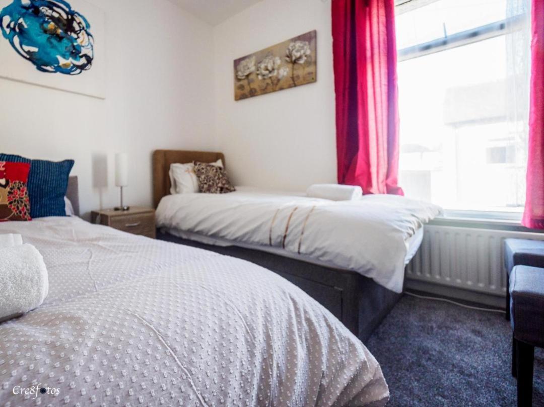12 Cornwallis Lodge Family Room 2 Stoke-on-Trent Eksteriør bilde