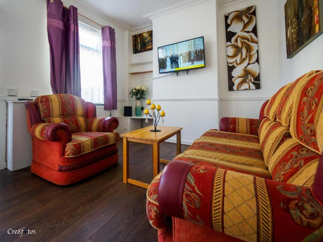 12 Cornwallis Lodge Family Room 2 Stoke-on-Trent Eksteriør bilde