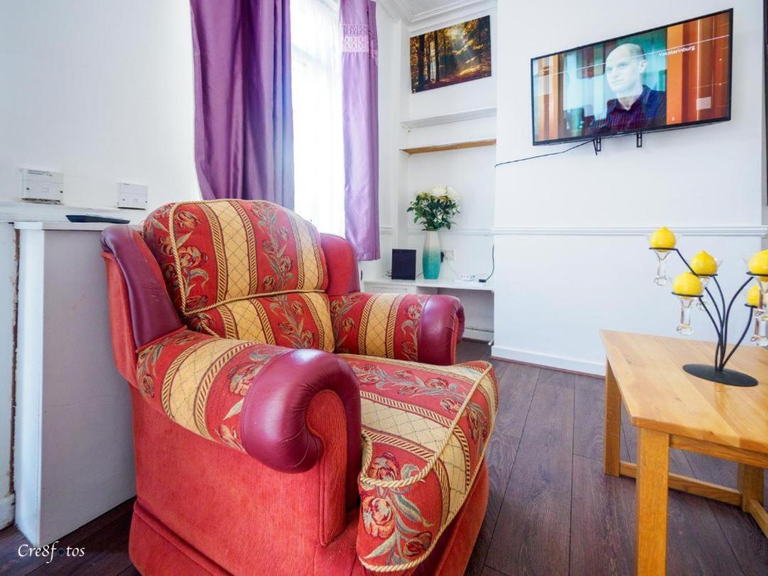 12 Cornwallis Lodge Family Room 2 Stoke-on-Trent Eksteriør bilde