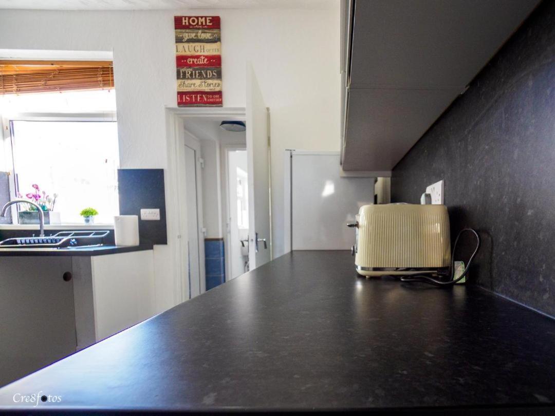 12 Cornwallis Lodge Family Room 2 Stoke-on-Trent Eksteriør bilde
