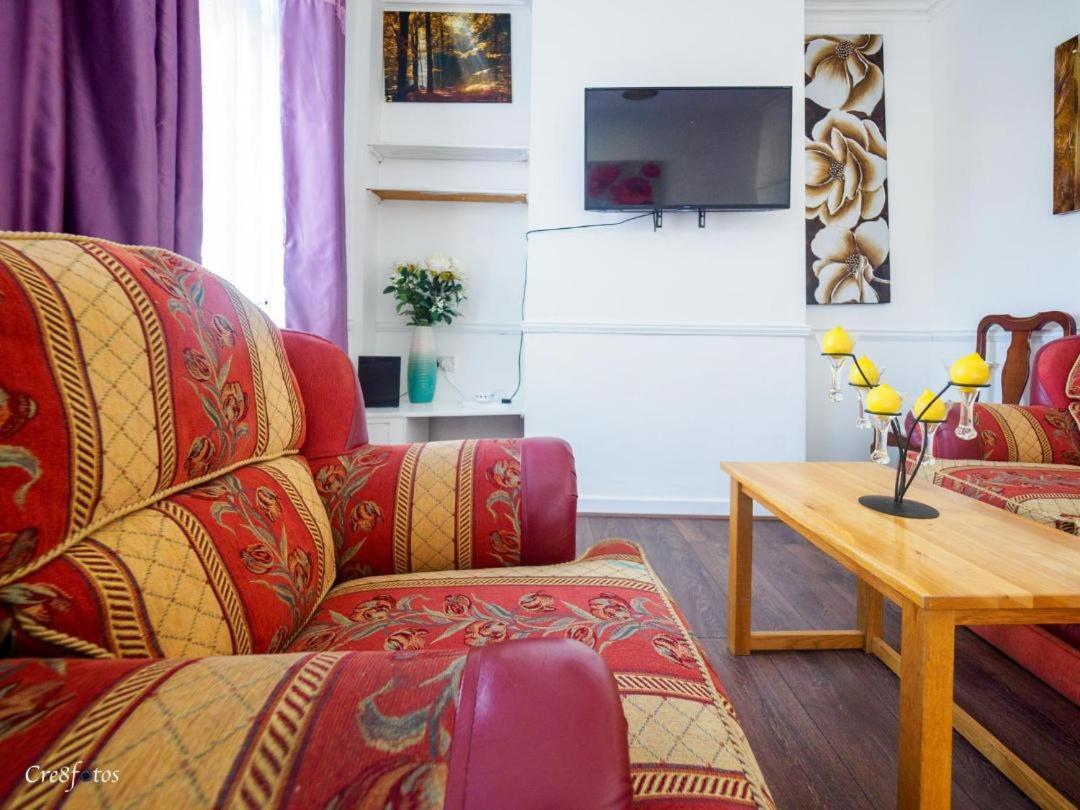 12 Cornwallis Lodge Family Room 2 Stoke-on-Trent Eksteriør bilde