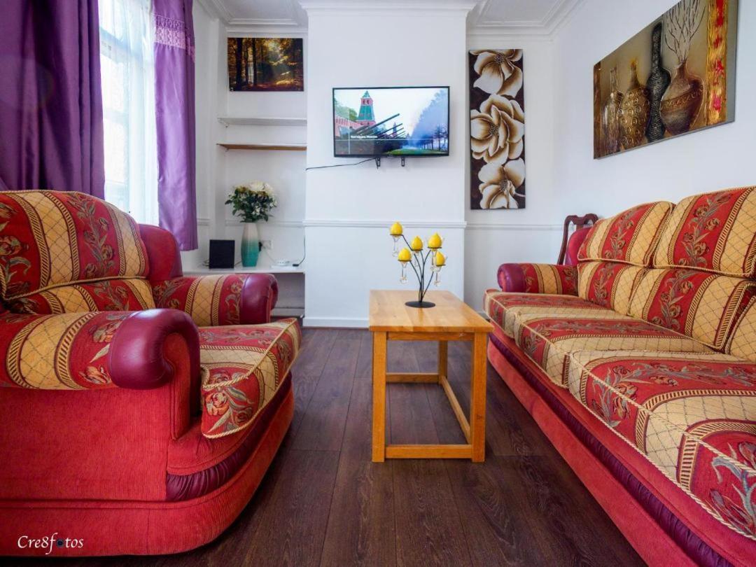 12 Cornwallis Lodge Family Room 2 Stoke-on-Trent Eksteriør bilde