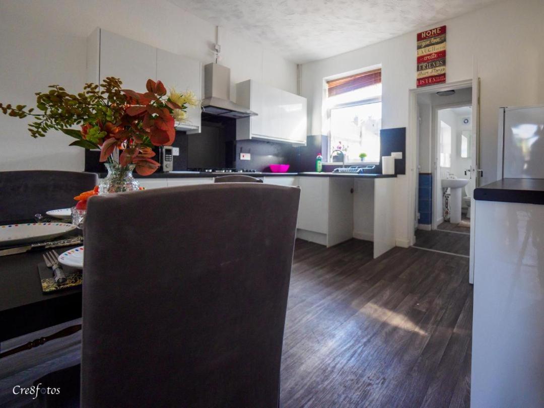 12 Cornwallis Lodge Family Room 2 Stoke-on-Trent Eksteriør bilde